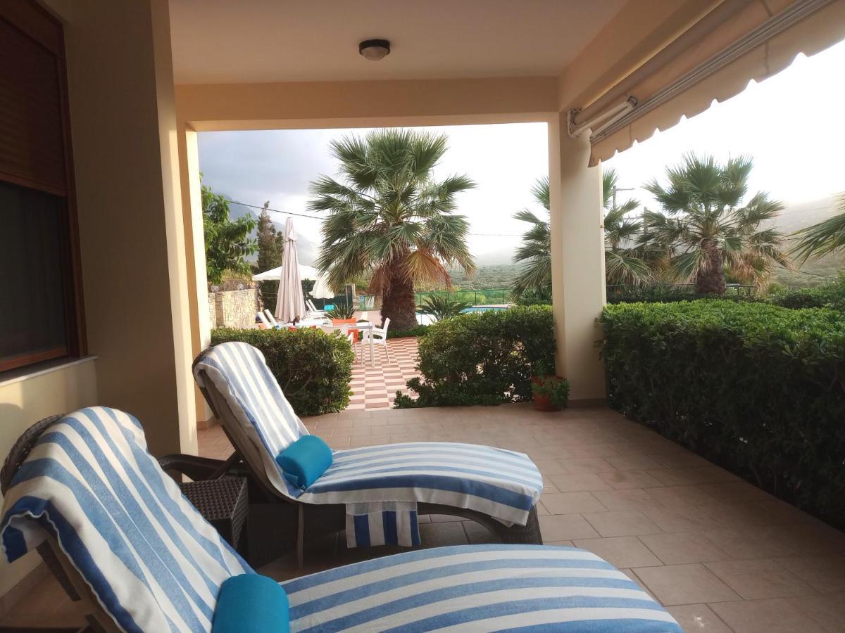 Tholos Bay Suites Kavoúsion 외부 사진