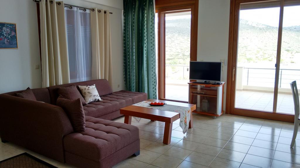 Tholos Bay Suites Kavoúsion 객실 사진