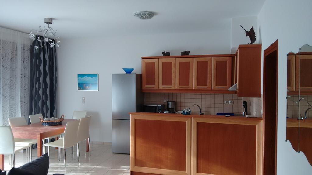 Tholos Bay Suites Kavoúsion 객실 사진