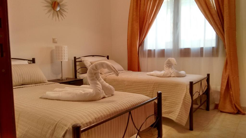 Tholos Bay Suites Kavoúsion 객실 사진